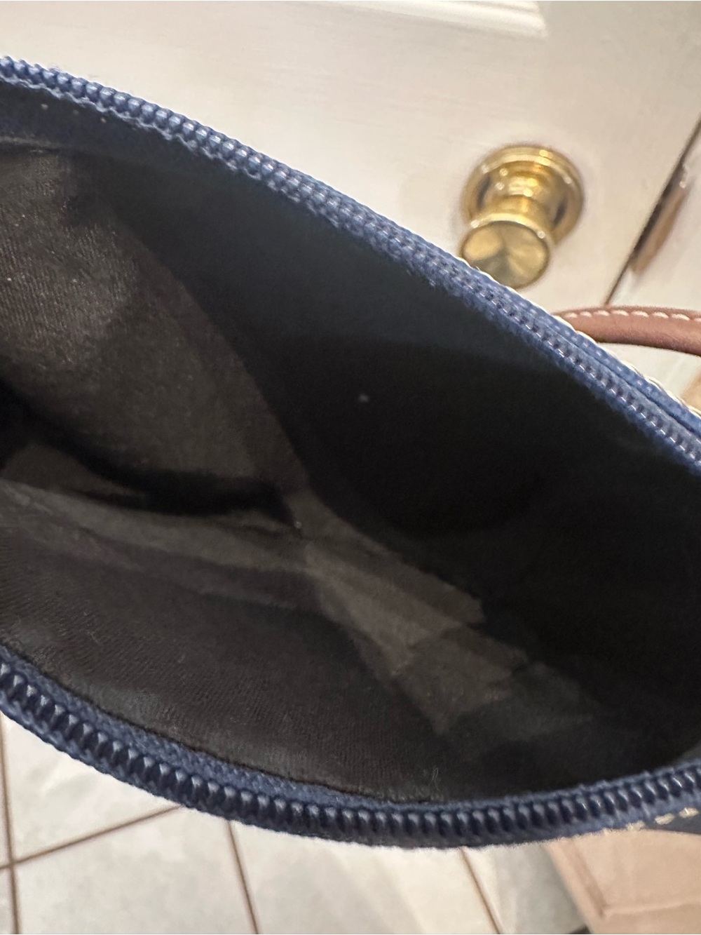Esprit Navy and Brown 1980’s Vintage Barrel Crossbody - Picture 8 of 8